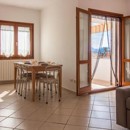 Lägenhet Guesthost Birght Flat With Terrace & Private Parking! Olbia