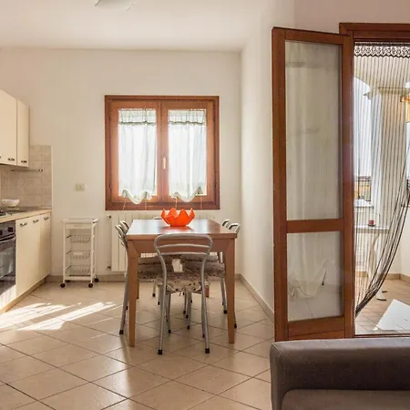Bright Flat With Terrace & Private Parking! Olbia