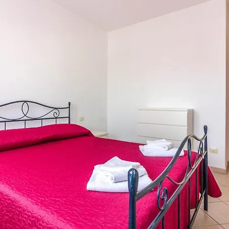 Guesthost Birght Flat With Terrace & Private Parking!