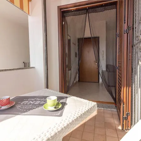 Bright Flat With Terrace & Private Parking! Olbia