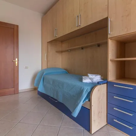 Lägenhet Guesthost Birght Flat With Terrace & Private Parking!