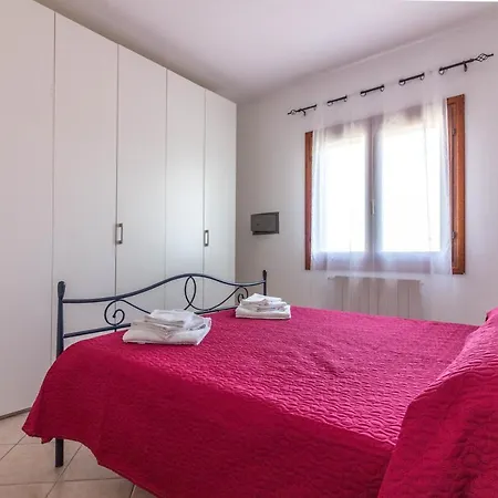 Lägenhet Guesthost Birght Flat With Terrace & Private Parking! Olbia