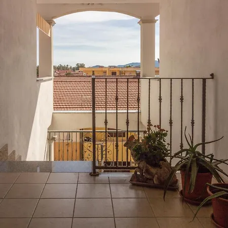 Guesthost Birght Flat With Terrace & Private Parking! Lägenhet Olbia